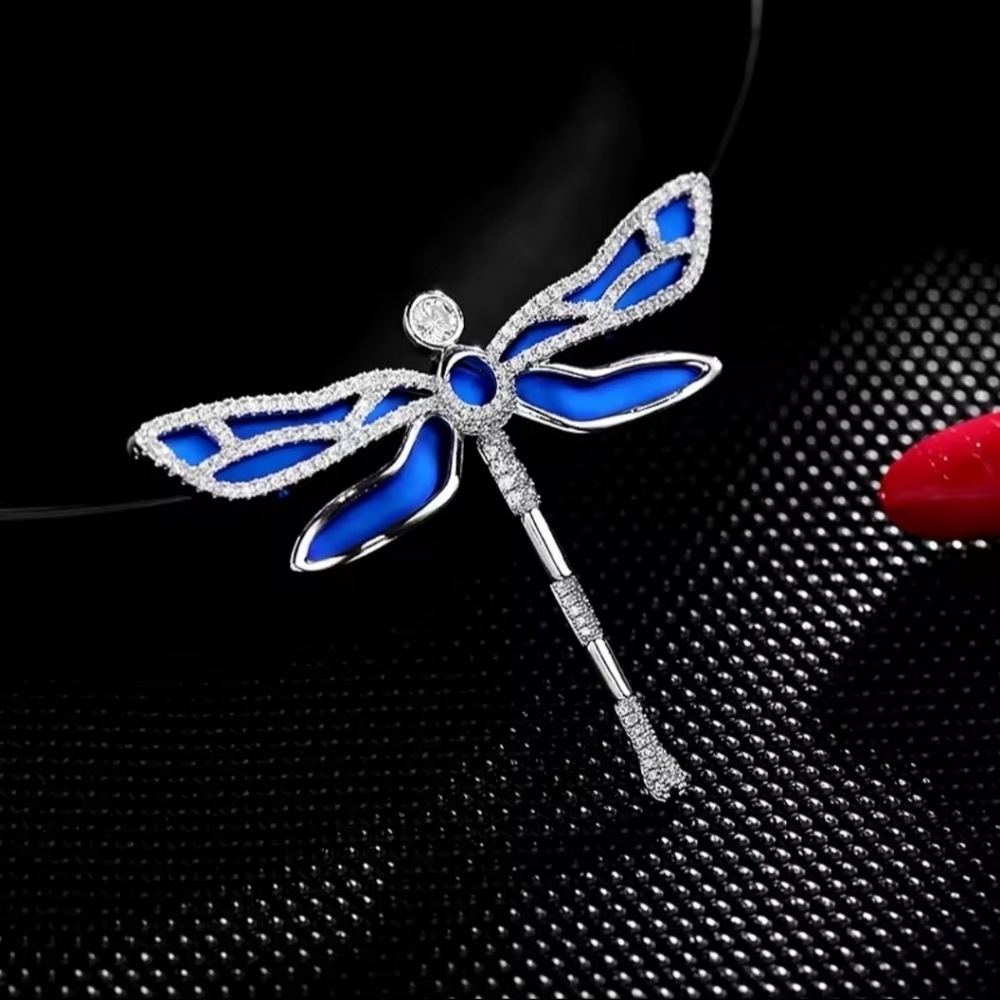 VQ Dragonfly Brooch - Picture 2 of 4